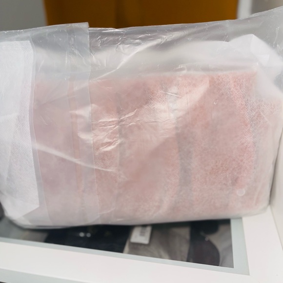 Minimalist Ruched Chain Bag - Picture 6 of 6